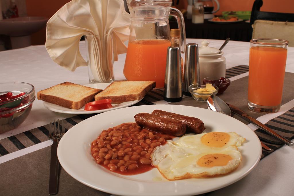 Magnolia Pine Bed & Breakfast ไนโรบี ภายนอก รูปภาพ