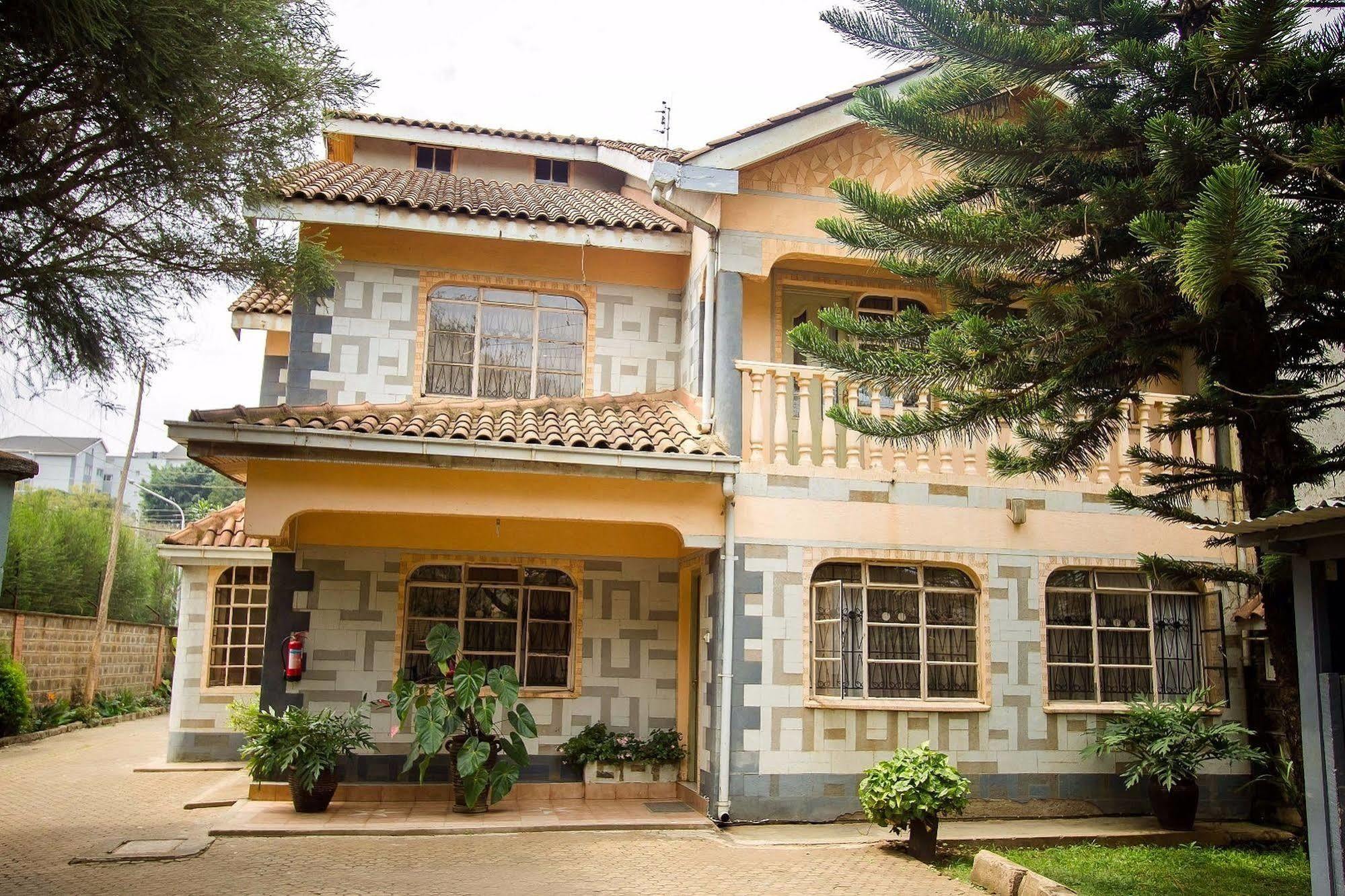Magnolia Pine Bed & Breakfast ไนโรบี ภายนอก รูปภาพ