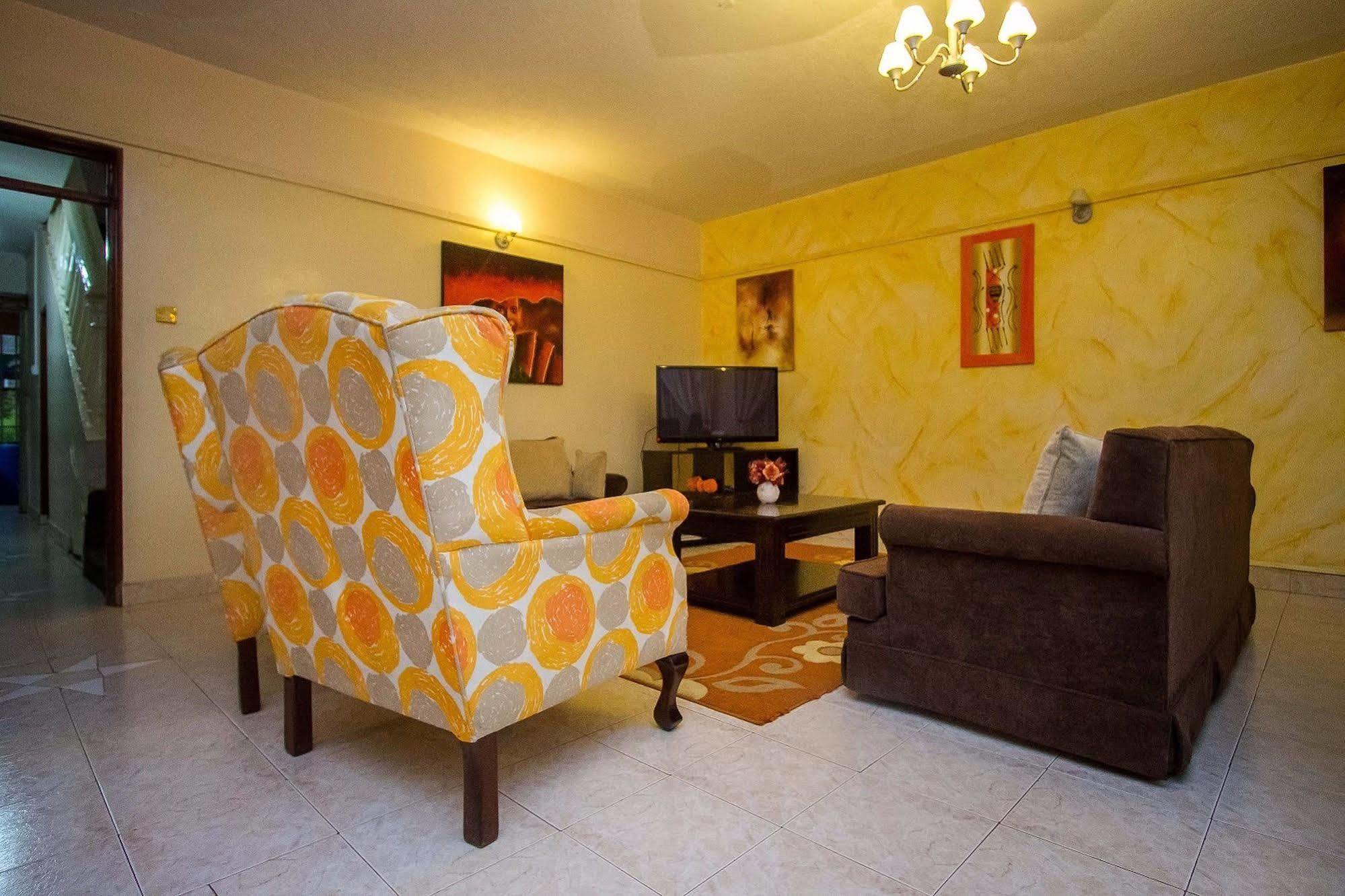 Magnolia Pine Bed & Breakfast ไนโรบี ภายนอก รูปภาพ