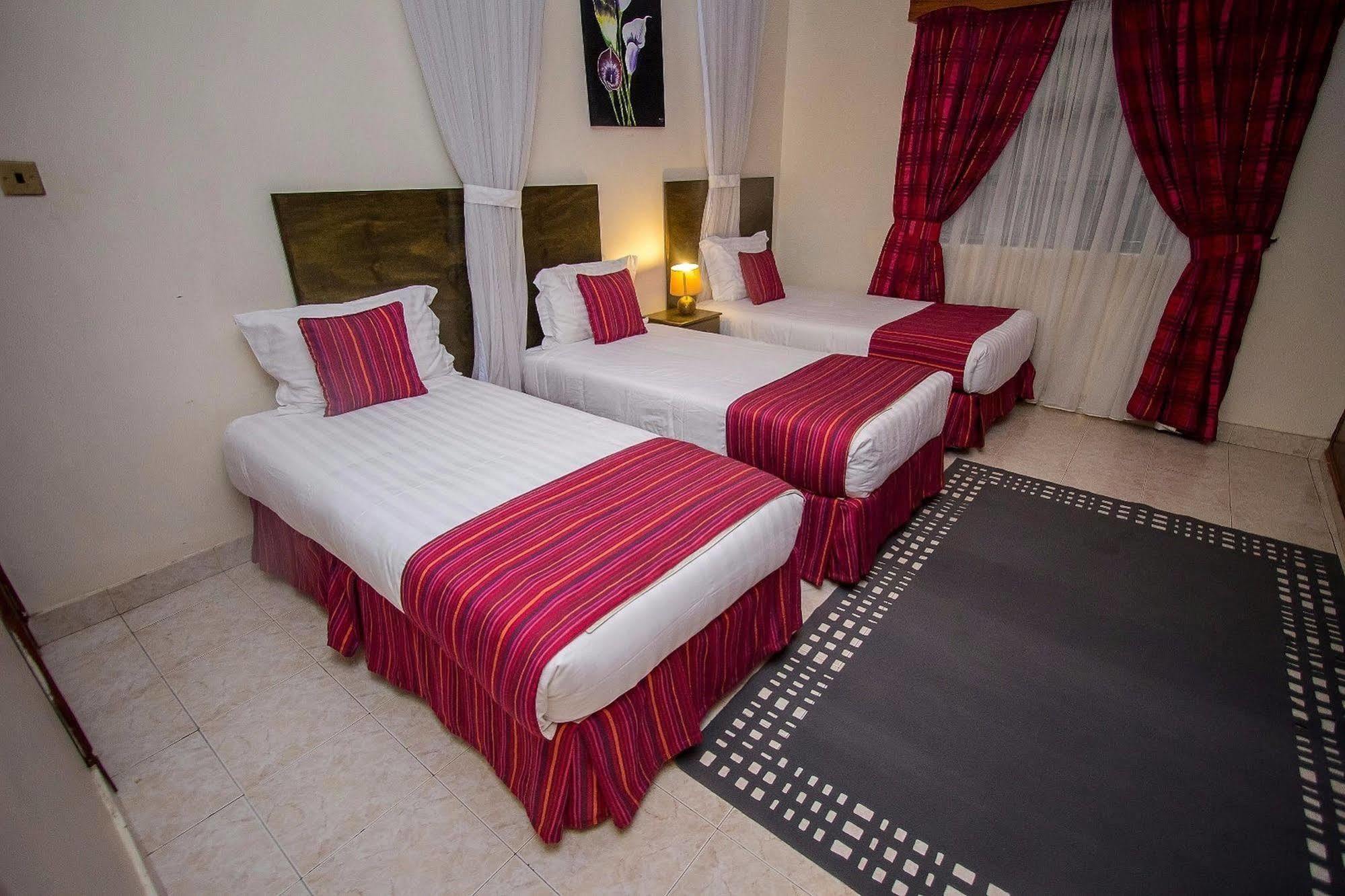 Magnolia Pine Bed & Breakfast ไนโรบี ภายนอก รูปภาพ