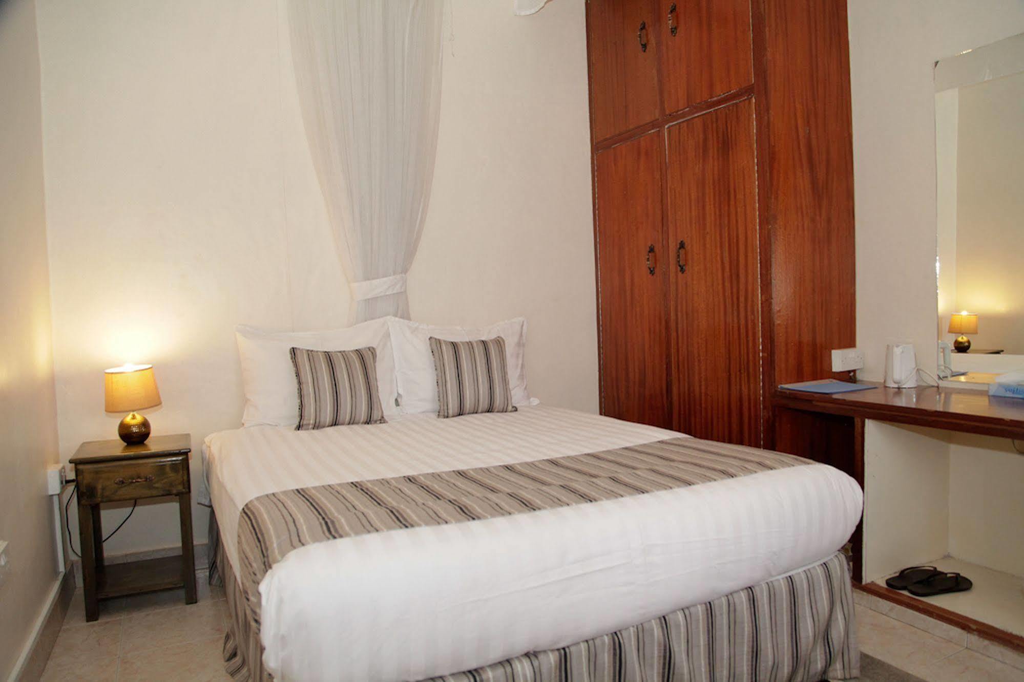 Magnolia Pine Bed & Breakfast ไนโรบี ภายนอก รูปภาพ