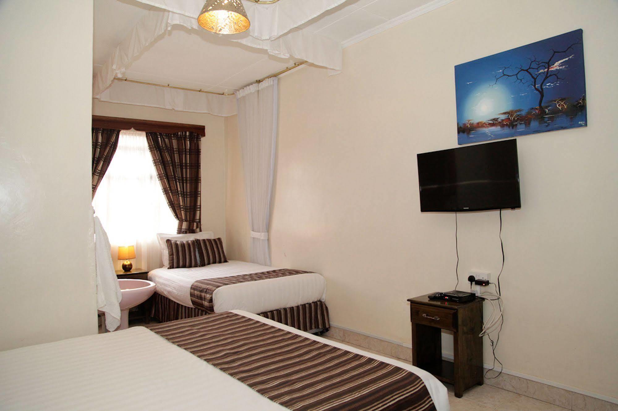 Magnolia Pine Bed & Breakfast ไนโรบี ภายนอก รูปภาพ
