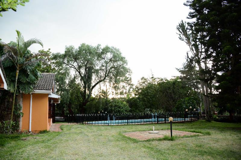 Magnolia Pine Bed & Breakfast ไนโรบี ภายนอก รูปภาพ