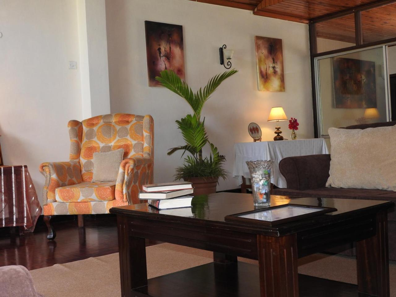 Magnolia Pine Bed & Breakfast ไนโรบี ภายนอก รูปภาพ