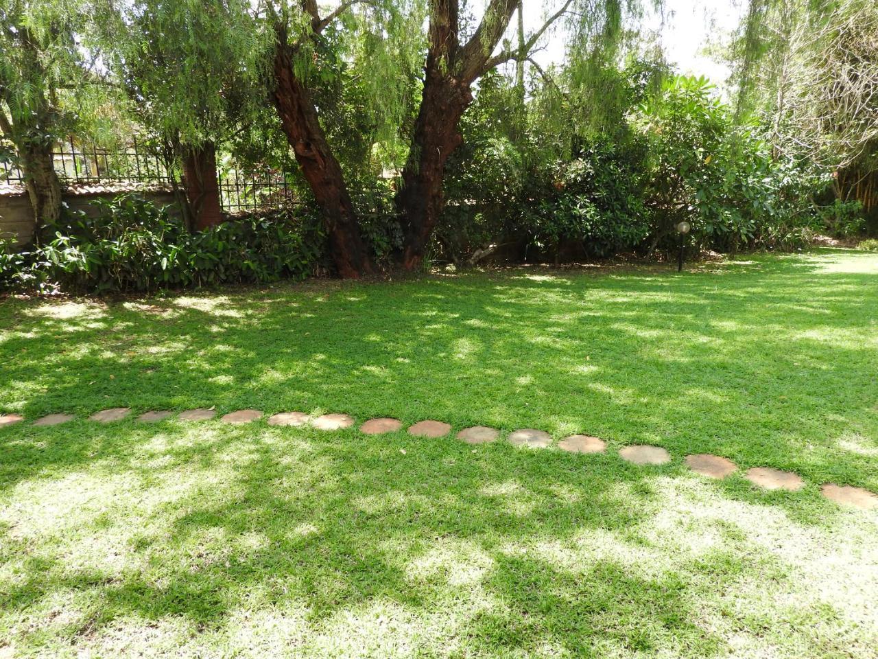 Magnolia Pine Bed & Breakfast ไนโรบี ภายนอก รูปภาพ