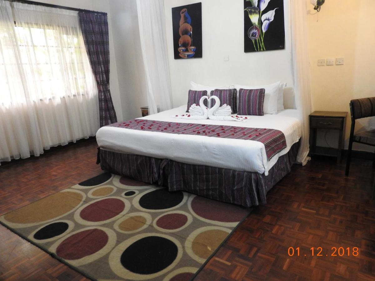 Magnolia Pine Bed & Breakfast ไนโรบี ภายนอก รูปภาพ