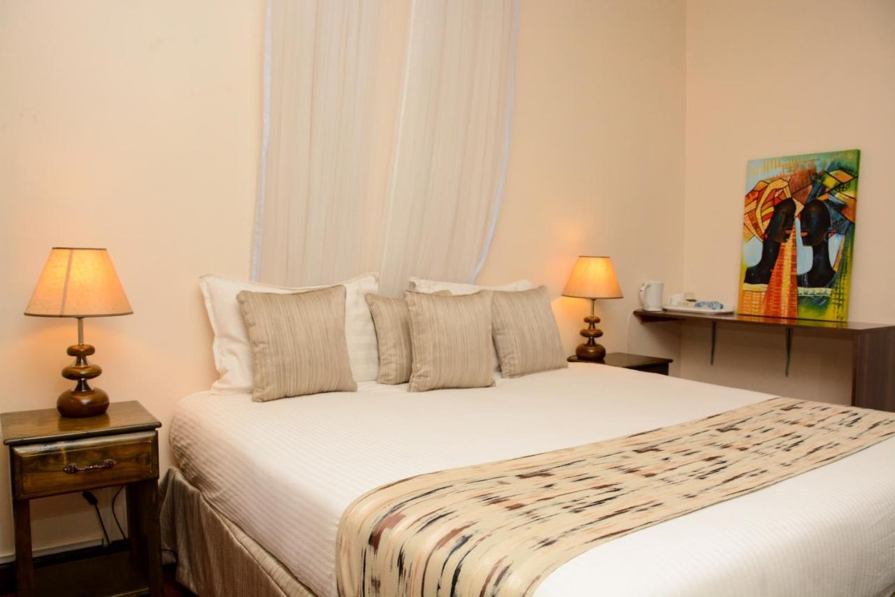 Magnolia Pine Bed & Breakfast ไนโรบี ภายนอก รูปภาพ